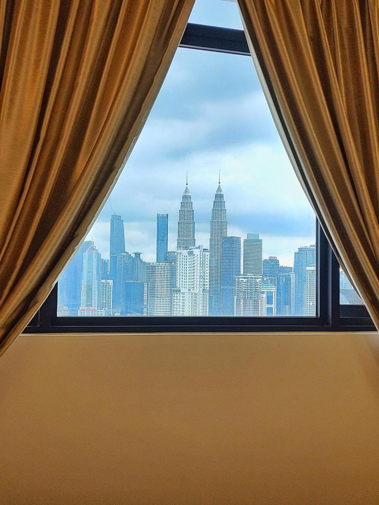 Pangsapuri A In Kl With Klcc & Kl Tower Views *